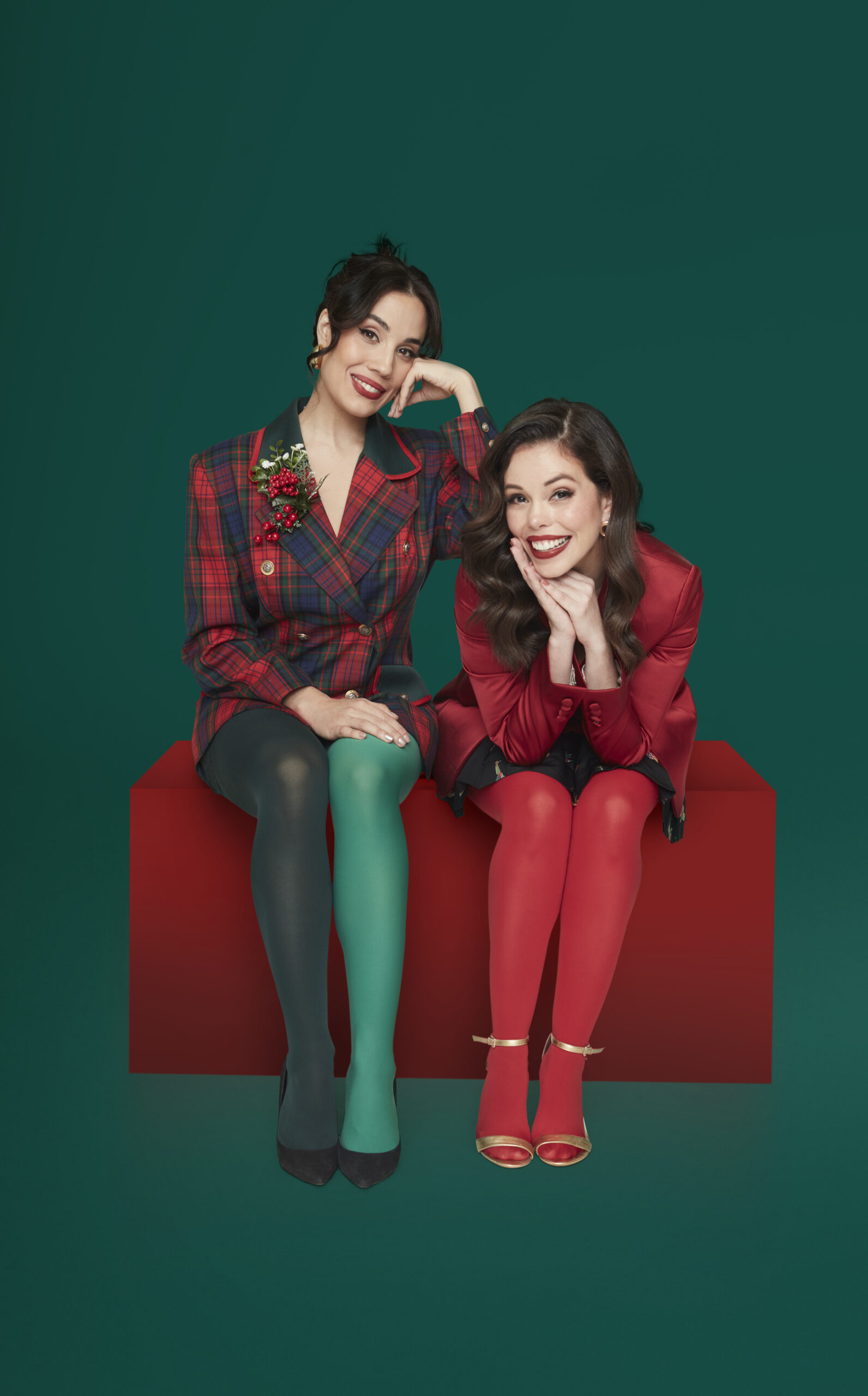 FABI BANG e MYRA RUIZ SE JUNTAM PARA APRESENTAR UM SHOW DE CLÁSSICOS NATALINOS