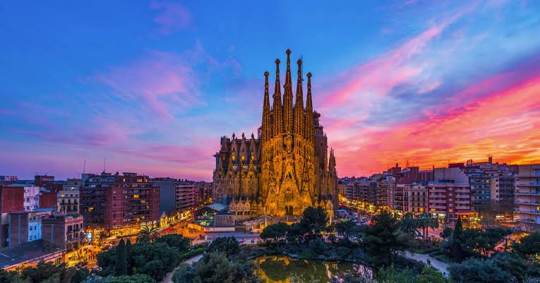 Corrida pela cidadania espanhola intensifica busca por documentos e expõe caos nos cartórios do país