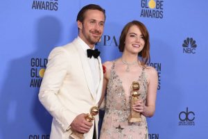 Ryan Gosling e Emma Stone no Globo de Ouro 2017. 